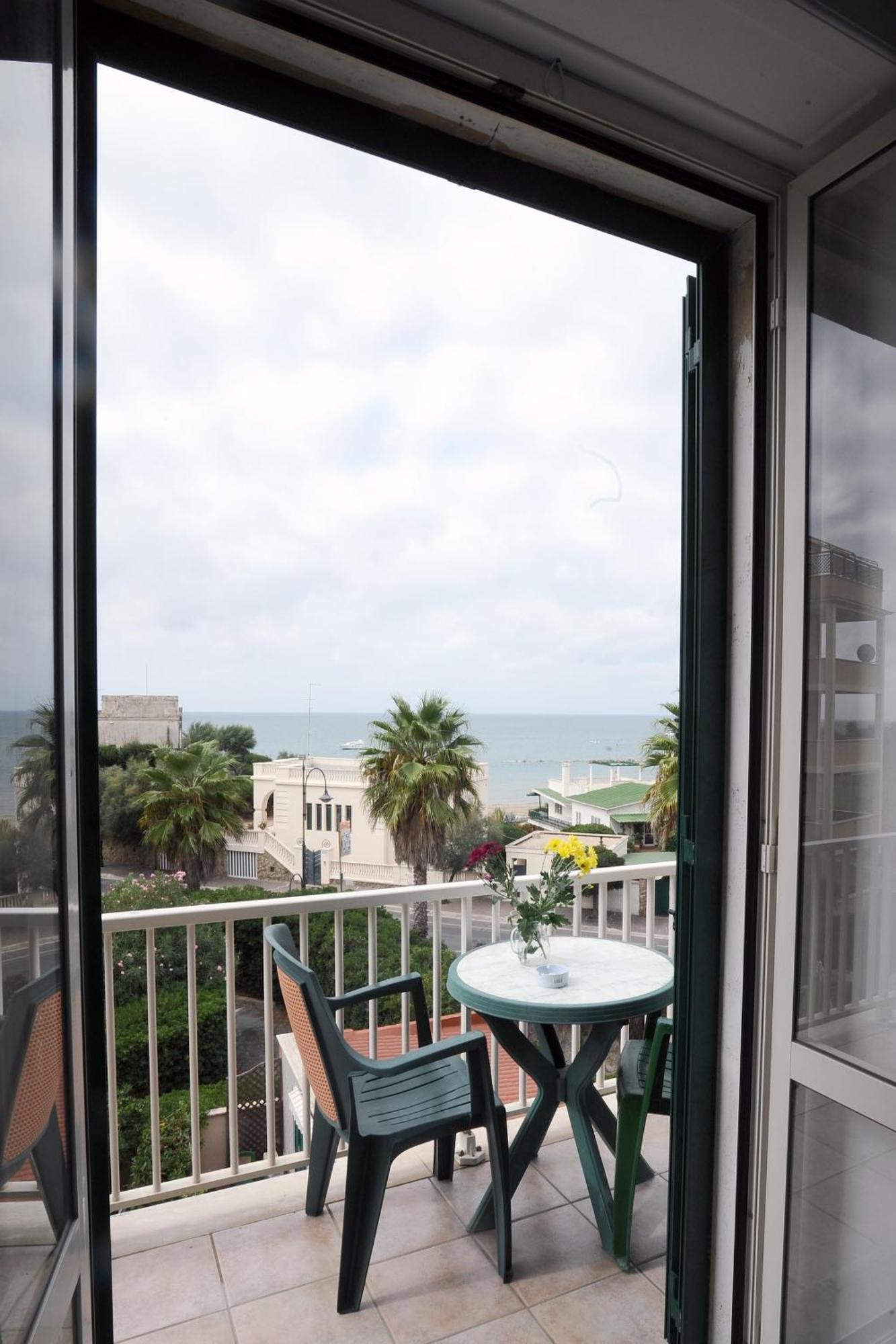 Albergo Villa Marina Anzio Exteriör bild